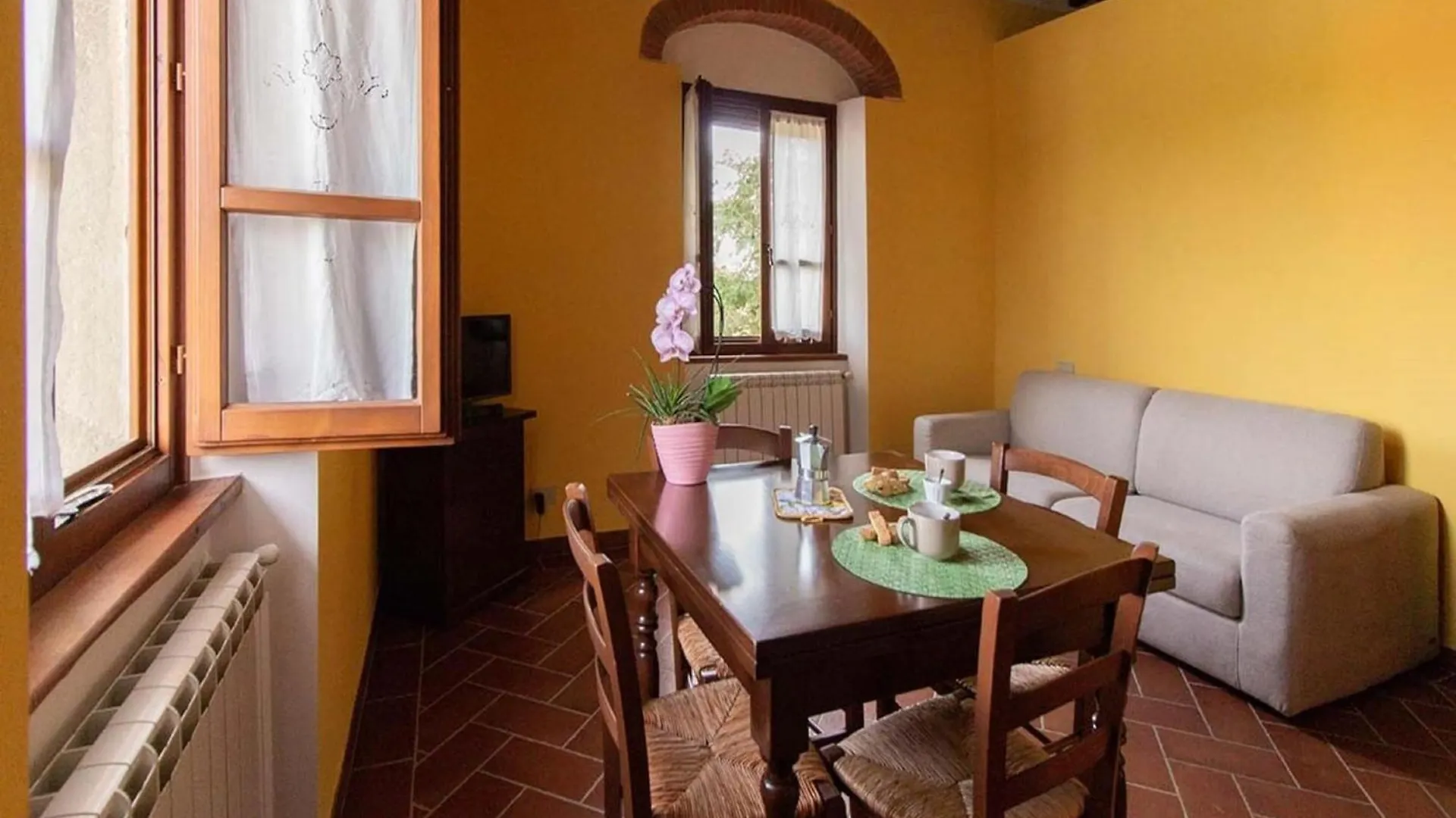 Typical Tuscan Farmhouse With Swimming Pool Castiglion Fiorentino Italy